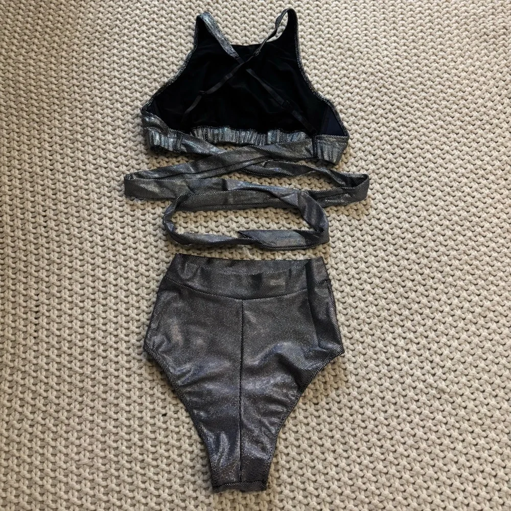Metallic Pole Dance outfit, size 4. High waisted shorts and backless top. - Picture 3 of 5